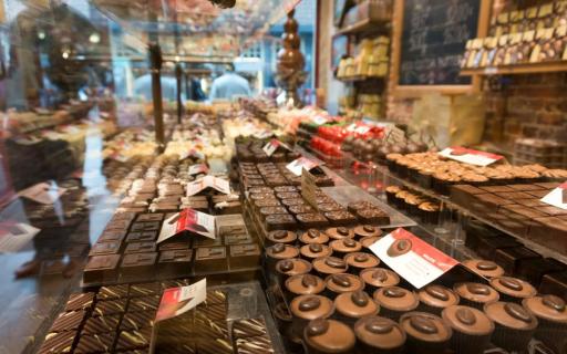 België is als chocoladeland de ideale plek voor de 5de wereldconferentie over cacao. Foto: chocoladeshop in Brugge. © Kate, get the picture