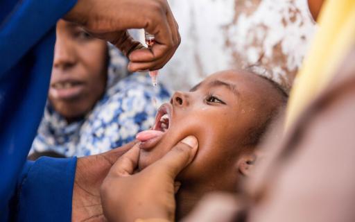 A child is vaccinated against polio in Ethiopia. Today, the African continent has yet to import 99% of its vaccines. © UNICEF Ethiopia/2015/Mekit Mersha